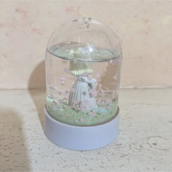 I Believe In The Old Rugged Cross Precious Moments Style Snow Globe - Picture 6 of 10